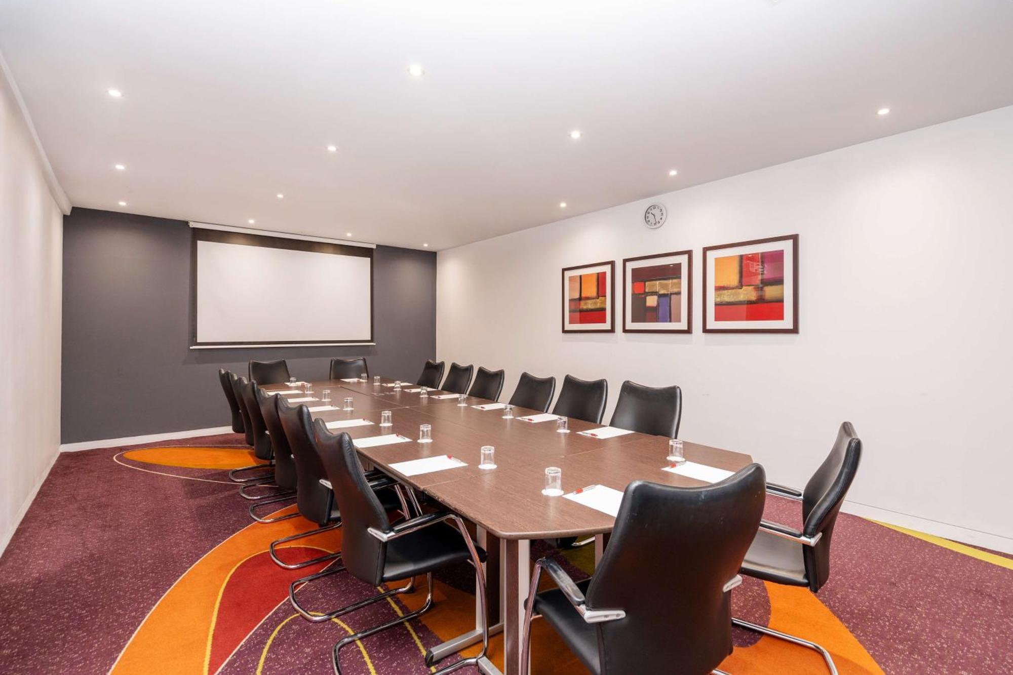 London Stadium Hotel, A Member Of Radisson Individuals Hotel 4*